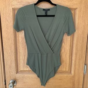Low v-neck bodysuit